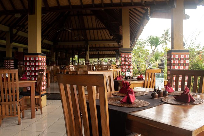 Bali Traditional Dance, Waterfall and Hindu temple with lunch - Lunch at Sumampan Kemenuh: Rice-Field Views and a Local Meal