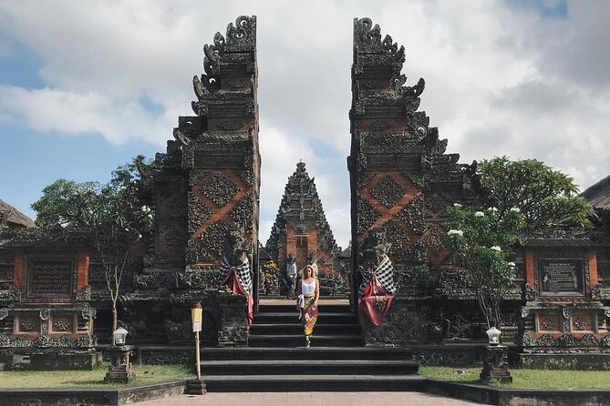 Bali Ubud private Tour with Ubud Bali Driver - FREE WIFI - Puseh Batuan Temple: a calmer, culture-forward break
