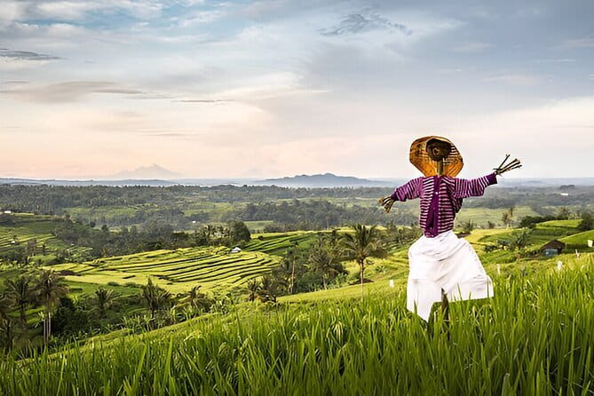 Bali Waterfall Wonders | A Nature Escape | All Inclusive - Ulun Danu Bratan Temple: Lake Views First, Always a Good Start