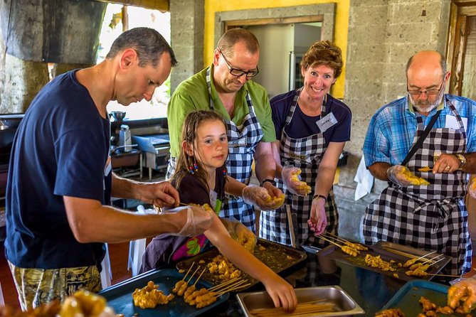 Balinese Cooking Class & Tanah Lot Temple Visit - Private & All-Inclusive - What to Bring (So You Enjoy Cooking and Temple Time)