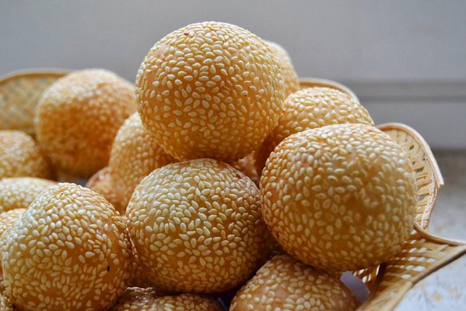 Batam Amazing Day Tour (include Lunch) - Tua Pek Kong Temple: Old Chinese Roots and Sweet Street Snacks
