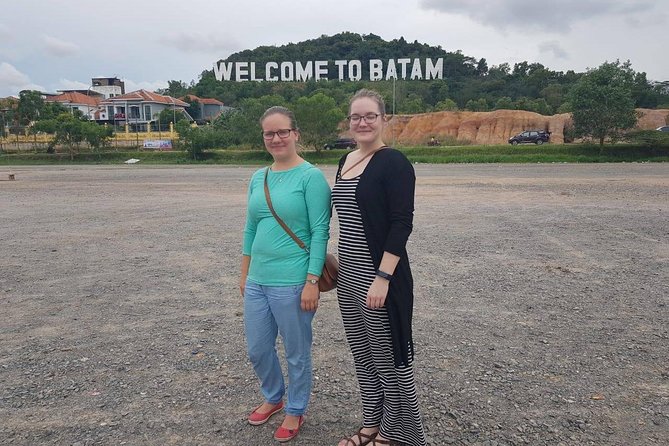 Batam Transport With Female Driver - A/C comfort and a vehicle sized for luggage and shopping