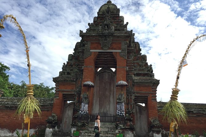 Best of Bali Water Temple and UNISCO Rice Terrace Trek - Taman Ayun Temple: a garden-temple start with an easy first hour