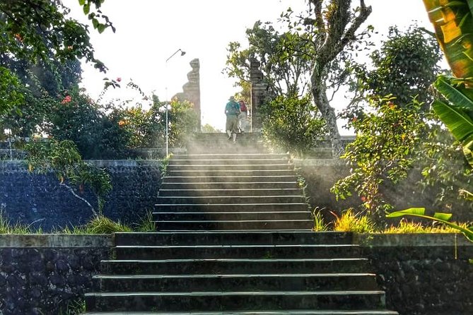 Best of Lombok: Native, Culture, Nature & Waterfall Day Trip - Senaru Village: culture in a short, focused stop