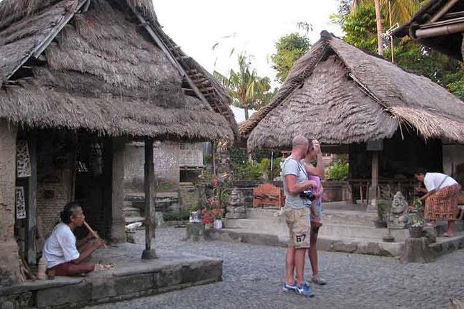 Best of Ubud Private Day Tour with All Inclusive - Tohpati Village: batik and handweaving craft time