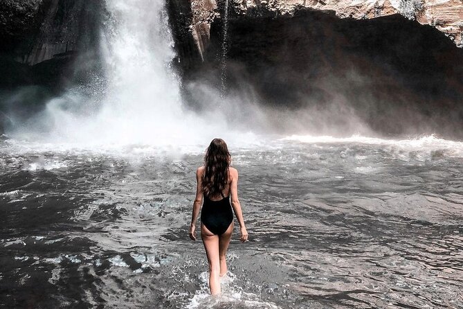 Best of Ubud Waterfalls, Tegalalang Rice Terrace & Jungle Swing - Stop 2: Kanto Lampo Waterfall, Stepped Beauty for Photos