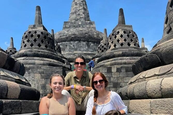 Borobudur Climb Up and Selogriyo Temple Rice Terraces Trekking - Key things that make this tour work