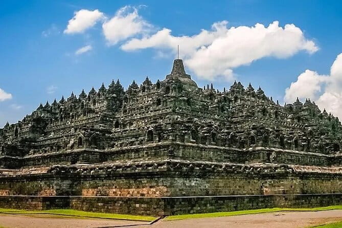 Borobudur Climb Up and Selogriyo Temple Rice Terraces Trekking - Why this combo makes sense in Yogyakarta