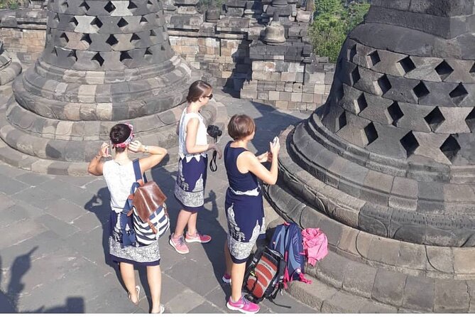Borobudur ClimbUP guaranteed (sunrise option)& Prambanan Day Tour - Prambanan Temple Visit: Big Hindu Spires and the Monday Access Twist