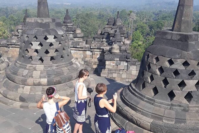 Borobudur ClimbUP guaranteed (sunrise option)& Prambanan Day Tour - Getting Between Sites: Pickup, Car Comfort, and Group Size