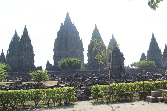 Borobudur Sunrise and Temples Tour from Yogyakarta - Prambanan in one focused hour