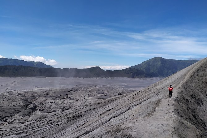 Bromo Adventure - Breakfast and hot drinks: fuel for the long day