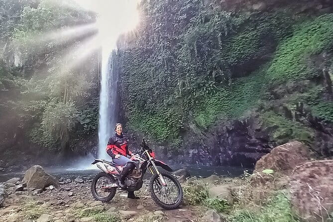 Bromo Guided Dirt Bike Adventuring Tour - Getting to Rojopasang Lor: the first dust teaches you the day