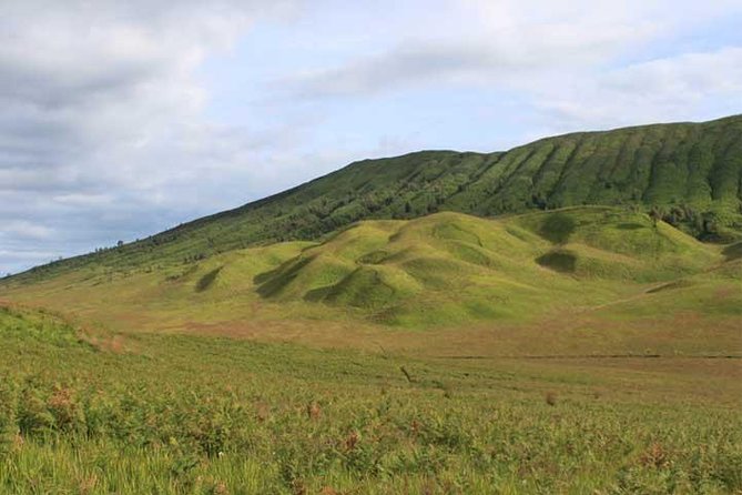 Bromo panorama tour to avoid the crowds - start Malang // 1 day tour - Luhur Poten temple, a real working place of worship