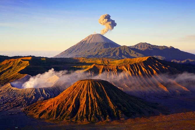 Bromo Volcano and ijen Crater from yogyakarta(3 days) - Ijen Crater night hike, green acid lake, and blue fire