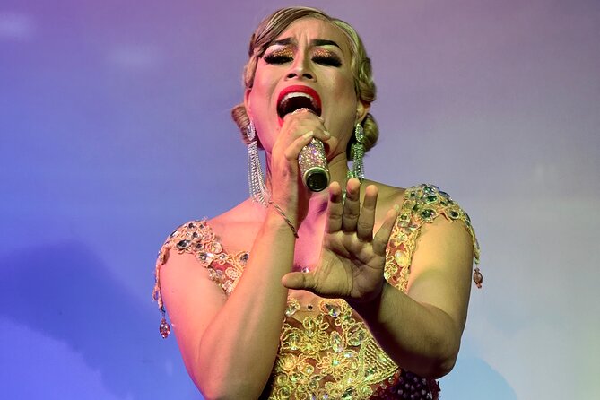 Canggu: Drag Show with Dinner - Inklusiv Warung in Seminyak: dinner show with purpose