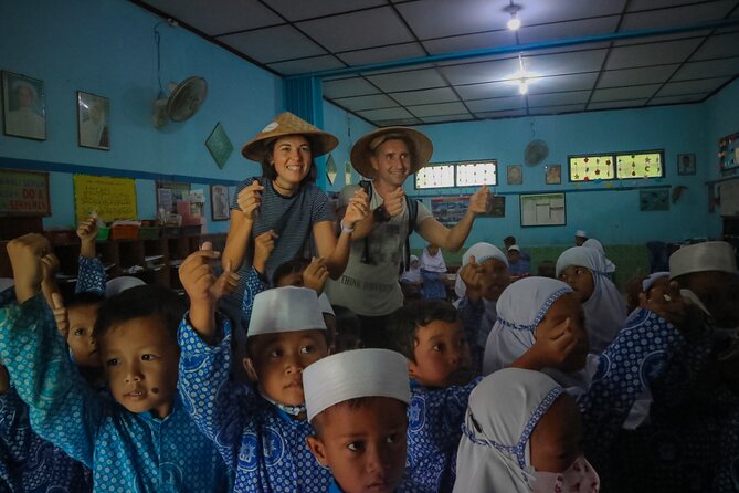 Cycling Tour in Yogyakarta with Lunch 3-Hour - Guides and traditional games: how you get more than just views
