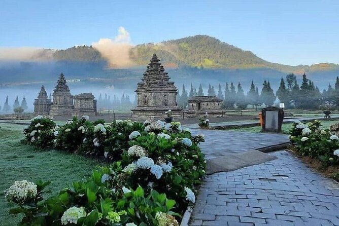 Dieng Plateau with Sikunir Sunrise Full-Day Tour - Batu Pandang Hill and Telaga Warna: The Lake That Plays With Color