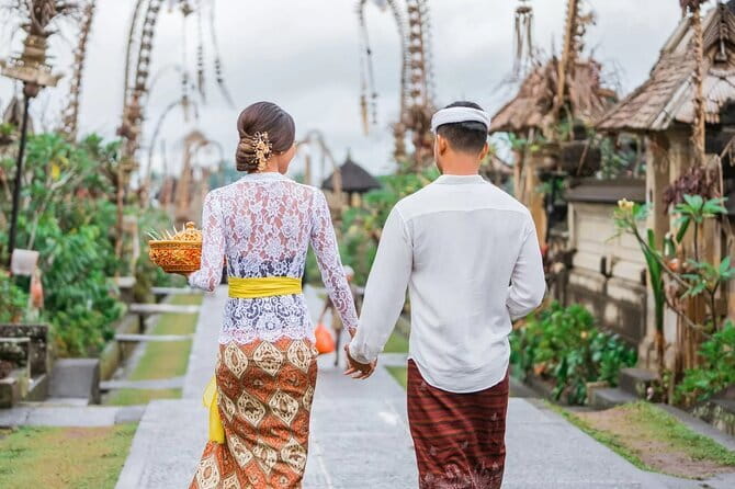 Discover Bali : Shore Excursion from Benoa Port with Free Wi-Fi - Stop 1: Tegenungan Waterfall, a jungle setting with a focused visit