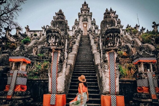 East Bali Tour: Gate of Heaven, Water Palace, Sleeping Gajah - Sidemen valley time and your Wapa di Ume lunch with water views