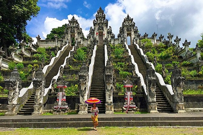 East Bali Tour: Lempuyang Temple - Gate of Heaven, Tirta Gangga, Virgin Beach - Tirta Gangga Water Palace: Reflecting Pools in Rice-Field Surroundings