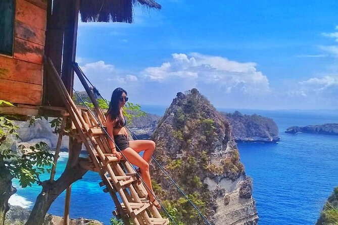 East Nusa Penida Small Group Tour: Atuh Beach & Diamond Beach – Full Day - Stop 2: Tree House Bungalow (Rumah Pohon) and the Ladder-Up Panoramas