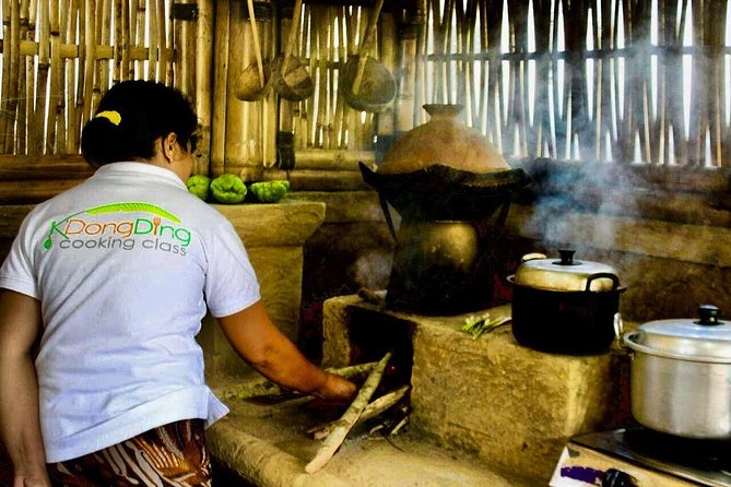Exclusive Authentic Balinese Cooking Class at Family home - Lunch or dinner you make: why the timing is part of the value