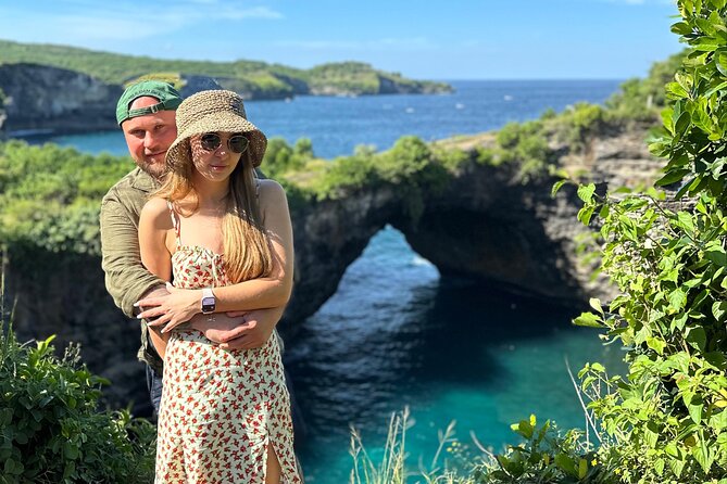 Experience West Nusa Penida Private Tour - Kelingking Beach cliff views, and the optional descent