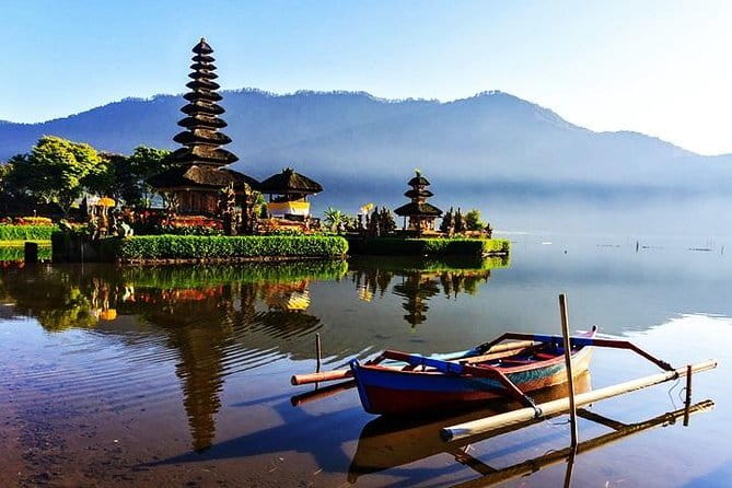 Exploring Bali in 3 Days: Discover Top Places in Bali - Day 3 South Bali: GWK, Uluwatu, Kecak, and Jimbaran dinner