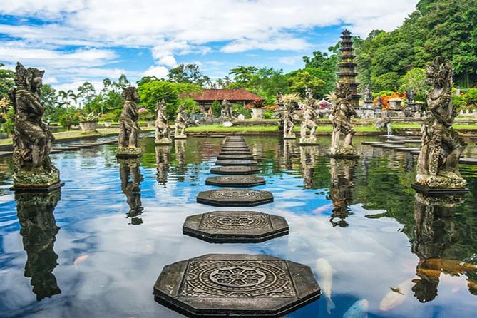 Exploring Bali in 5 Days: Completed Journey of Discovering Bali - Day 2 North and West: Taman Ayun, Bratan lake, Jatiluwih terraces, and Tanah Lot