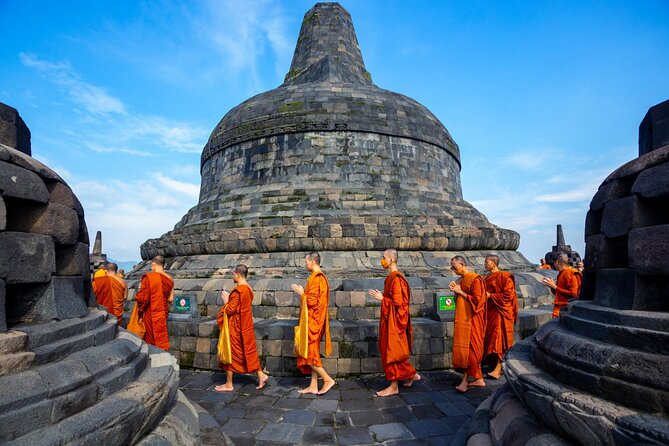 From Yogyakarta: Borobudur and Prambanan Temples in 1 Day - Coffee Break and Smart Pacing Before the Return