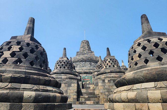From Yogyakarta: Borobudur, Bromo and Ijen Tour 3-Day with Train - Ijen crater at 3:00 am: blue fire hike to Ketapang