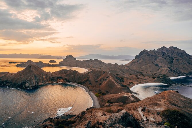 Full-Day Adventure Tour to komodo Island with join Speed Boat tur - Padar Island Trek: The Hilltop Walk You Should Take Seriously