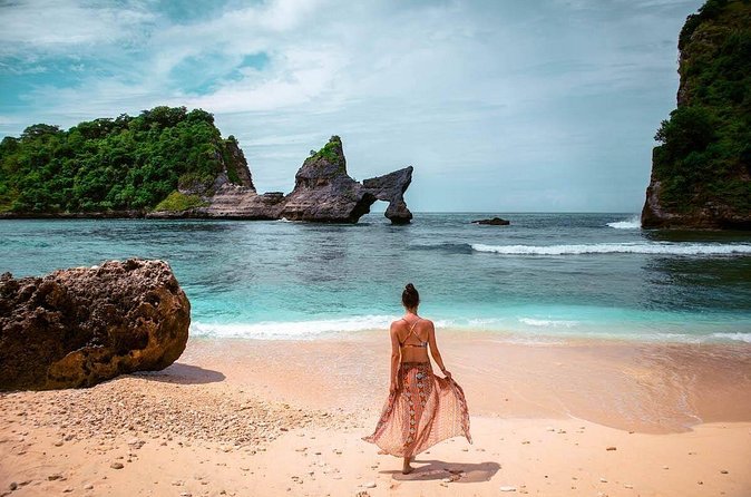 Full Day Private Tour to Nusa Penida Underground Temple from Bali - Thousand Islands Viewpoint: Epic Cliff Views and Built-in Photo Time
