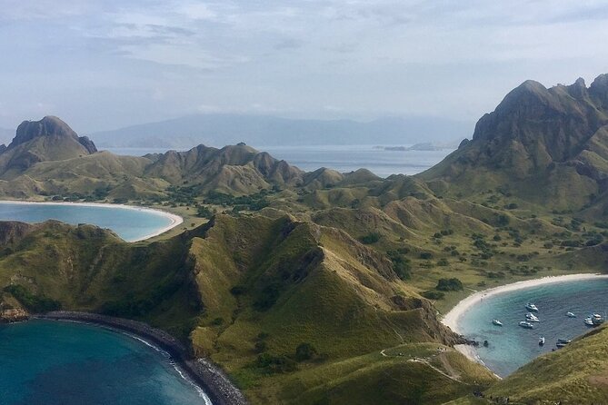 Full Day Tour to Komodo Island By Speed Boat to explore 6 destinations - Manta Ray Point and Kanawa Island snorkeling: your underwater payoff