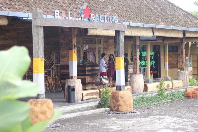Full-Day Tour: White Water Rafting and Highlight of Ubud with All-inclusive - What the rafting guide actually does for your day