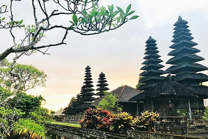 Full day Ubud and Tanah Lot tour - The Sacred Monkey Forest Sanctuary stop: more than just a name