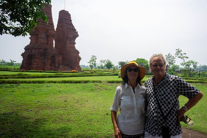 Half-Day Private Majapahit Historical Tour from Surabaya - Candi Brahu and Bajang Ratu, sacred red brick with a sense of continuity