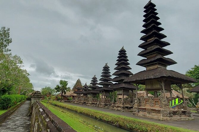 Half-Day Private Tour to Tanah Lot and Bali Royal Temple - Taman Ayun Temple: gardens, ponds, and royal ancestors