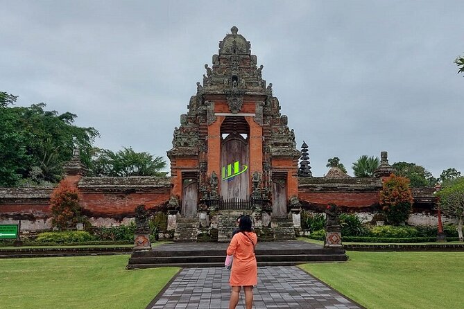 Half-Day Private Tour to Tanah Lot and Bali Royal Temple - Pod Chocolate Main Factory and Outlet: tasting with a short history