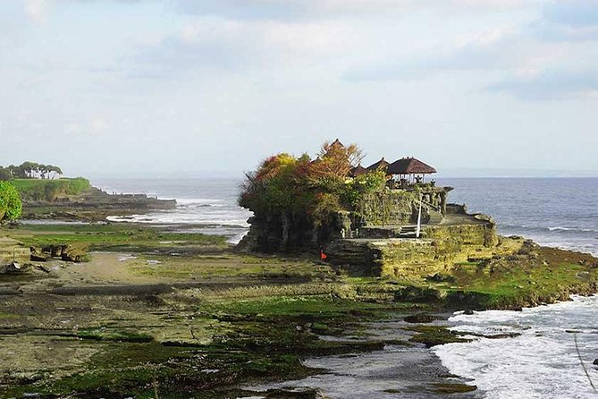 Half Day Tour: Tanah Lot Sunset & Taman Ayun Temple Included Entrance Ticket - Taman Ayun Temple in Mengwi: a UNESCO World Heritage setting
