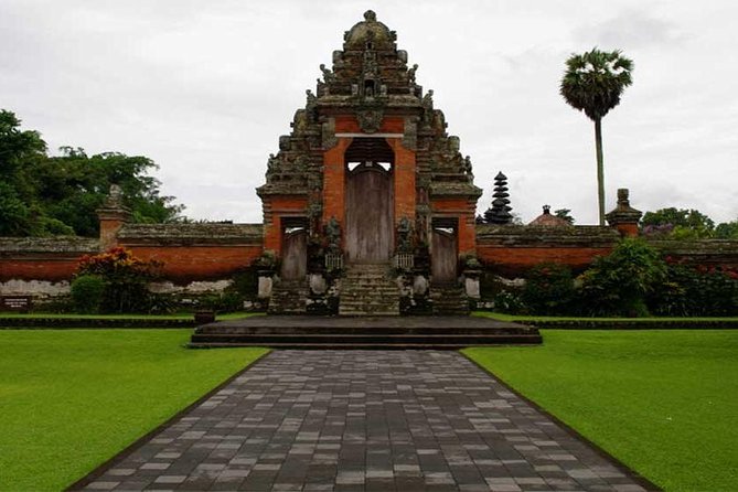Half Day Tour: Tanah Lot Sunset & Taman Ayun Temple Included Entrance Ticket - Tanah Lot Temple: waves, outcrops, and the sunset stage