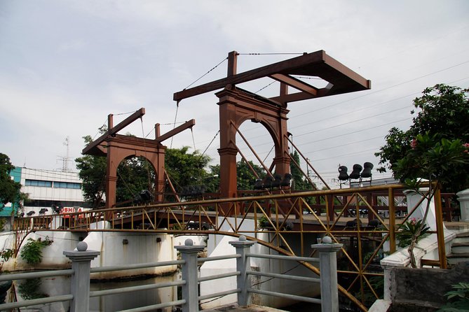 Halfday Excursion Old city Batavia with Lunch and Souvenir - Makutharama Puppet Studio: how the puppets get made