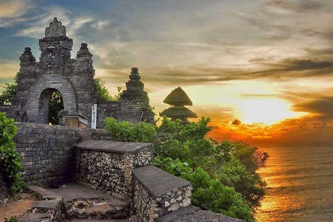 Halfday Tour:Uluwatu Temple,Kecak Dance and Dinner Jimbaran Beach with Transport - Late-afternoon pickup: why the 6 hours feels like more fun