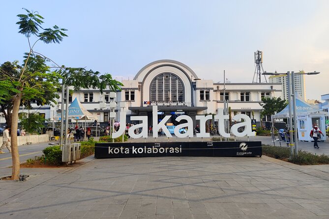 Highlights of Jakarta City : Half-Day Tour All around Jakarta - Istiqlal Mosque: free entry and a real sense of welcome