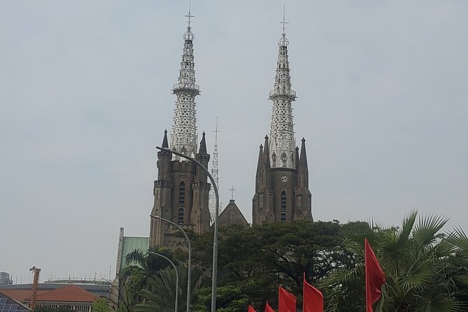 Highlights of Jakarta City : Half-Day Tour All around Jakarta - Dharma Bhakti Temple: a quieter 1650-era pause