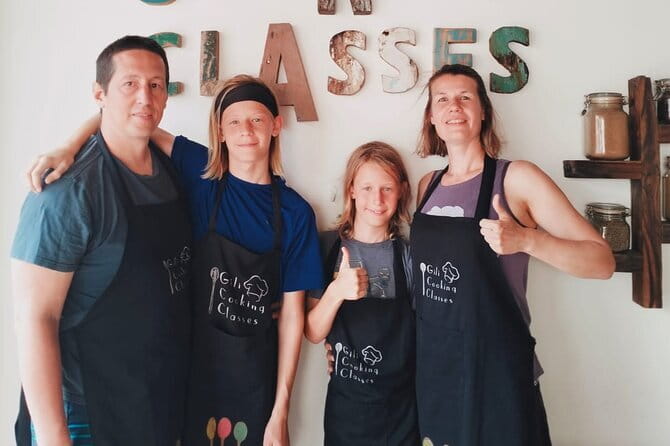 Indonesian Food Cooking Class of Gili Air - What happens during class: the flow from prep to plate