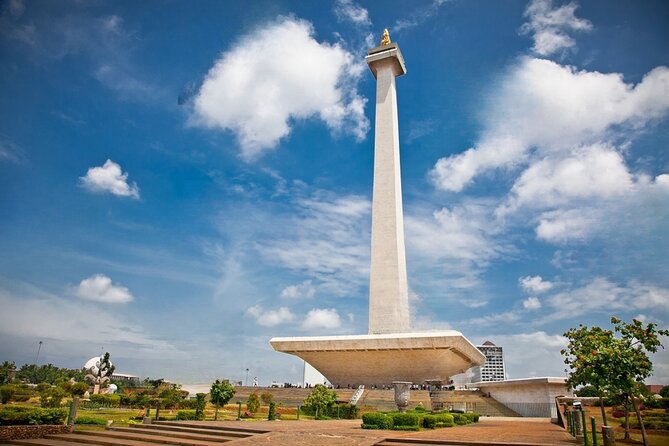 Jakarta Full-Day Highlights Tour with Transfer - Dharma Bhakti Temple and Glodok Chinatown: older culture with real street energy