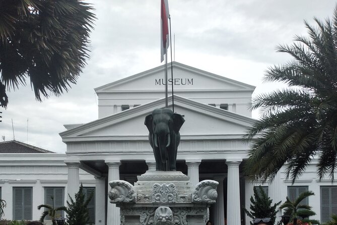 Jakarta Heritage of Old Batavia Private City Tour (Historical) - Fatahillah Museum (Old City Hall) sets the tone for Batavia