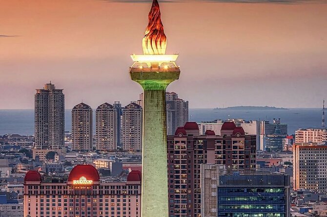 Jakarta Night Tour with Dinner at Café or Food street - Your night start: pickup, pacing, and what “private” changes